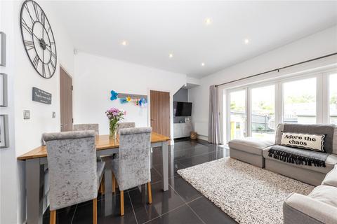 4 bedroom terraced house for sale, Rowditch Furlong, Redhouse Park, Milton Keynes, Buckinghamshire, MK14