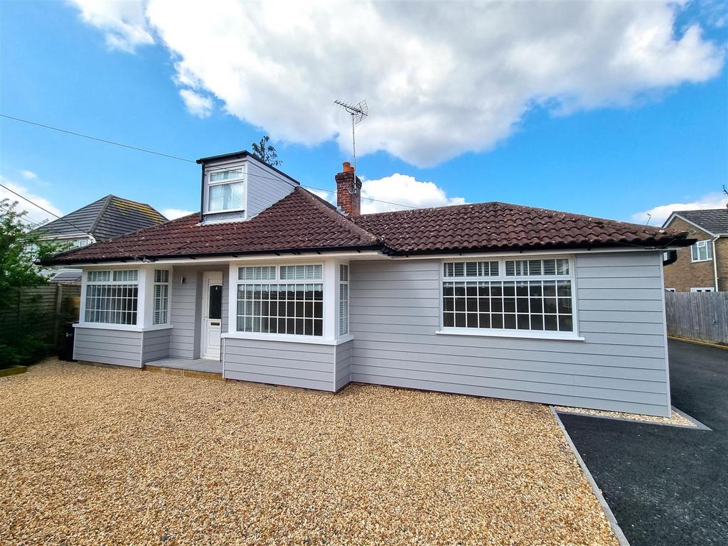Eastfield Lane, Ringwood BH24 5 bed detached house for sale £459,950