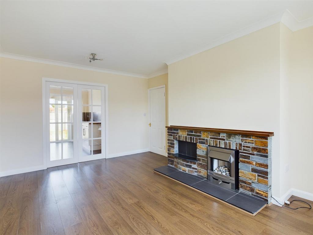 Lounge to kitchen