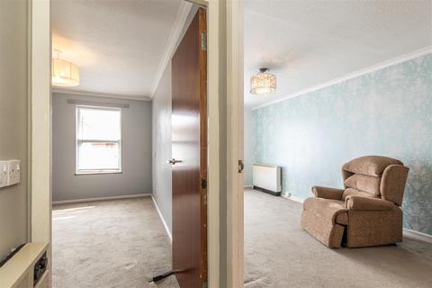 1 bedroom retirement property for sale, Gainsborough Lodge, South Farm Road, Worthing