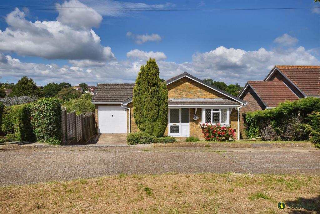 Waterloo Crescent, Binstead, PO33 3QP 2 bed detached bungalow for sale