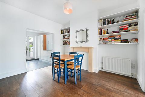 121 Effra Road, London, SW19 8PU