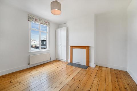 121 Effra Road, London, SW19 8PU