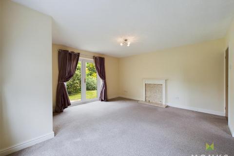 2 bedroom detached bungalow for sale, Oak Close, Weston Rhyn, Oswestry