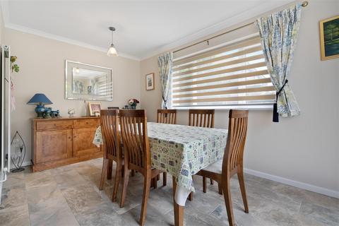 79 Testwood Road, Windsor, SL4 5RR