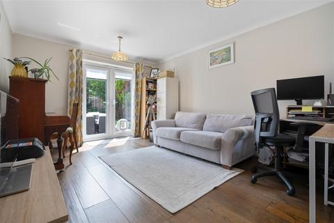 79 Testwood Road, Windsor, SL4 5RR