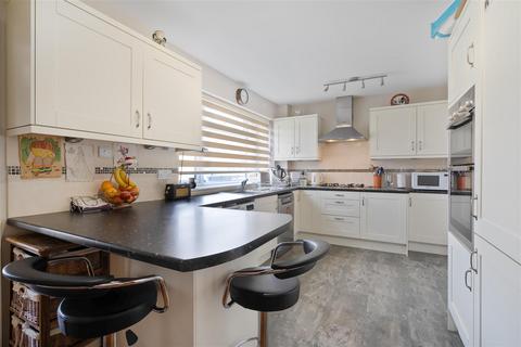 79 Testwood Road, Windsor, SL4 5RR