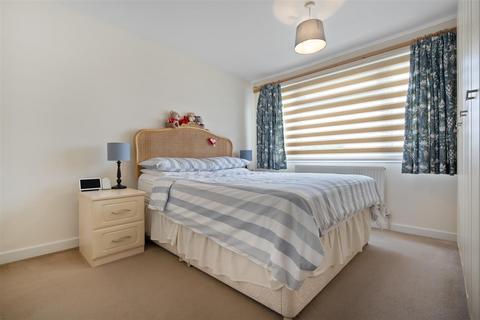 79 Testwood Road, Windsor, SL4 5RR