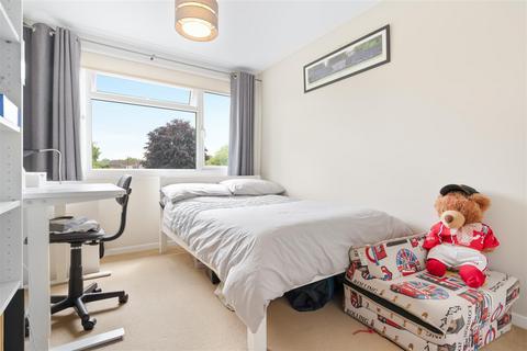 79 Testwood Road, Windsor, SL4 5RR