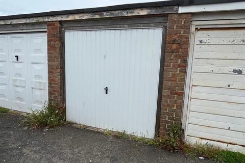 Garage for sale, Kipling Avenue, Goring