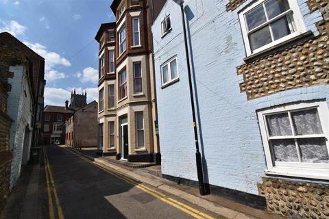 2 bedroom apartment for sale, Surrey Street, Cromer