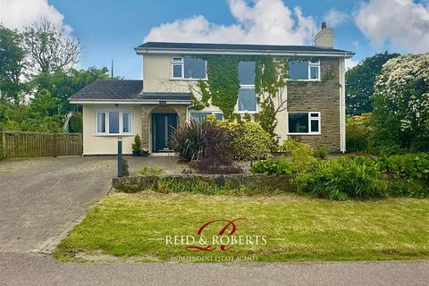 3 bedroom detached house for sale, Caerwys Road, Babell