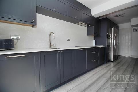 3 Sheldon Close, Cheshunt, Waltham Cross, EN7 6RH