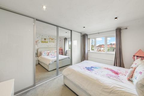 31 Marian Close, Hayes, UB4 9DA