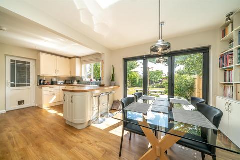 3 bedroom semi-detached house for sale, Rochester Way, Croxley Green