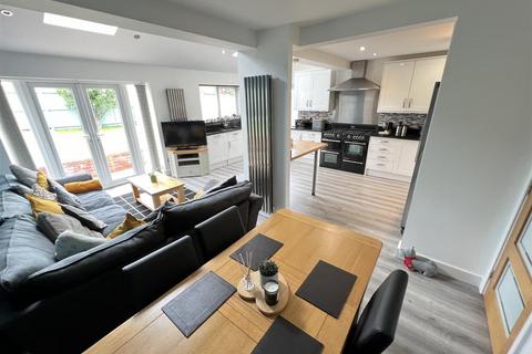 3 bedroom detached house for sale, Colliery Green Close, Little Neston, Neston