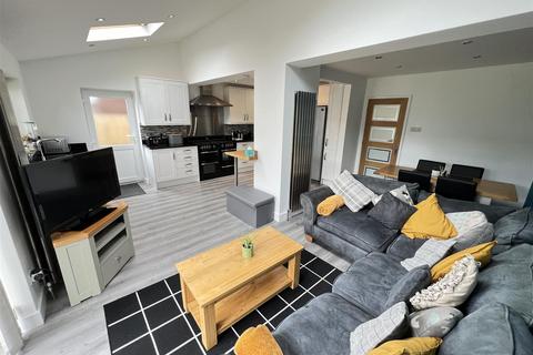 2 Colliery Green Close, Little Neston, Neston, CH64 0UF