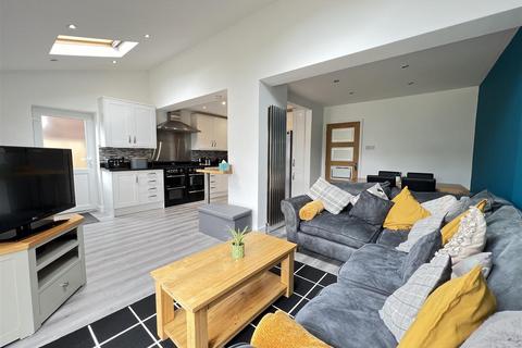 2 Colliery Green Close, Little Neston, Neston, CH64 0UF