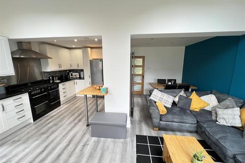 2 Colliery Green Close, Little Neston, Neston, CH64 0UF