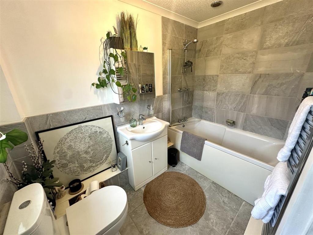 Ensuite bathroom