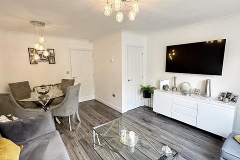 6 Weaver Court, Sutton Coldfield, B75 5UE