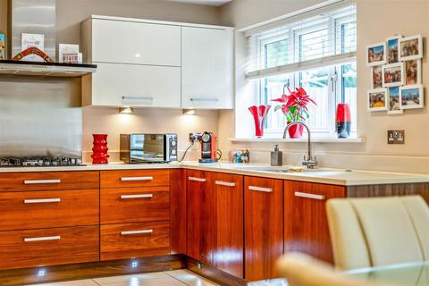 15 Parkfields, Sutton Coldfield, B74 4GA