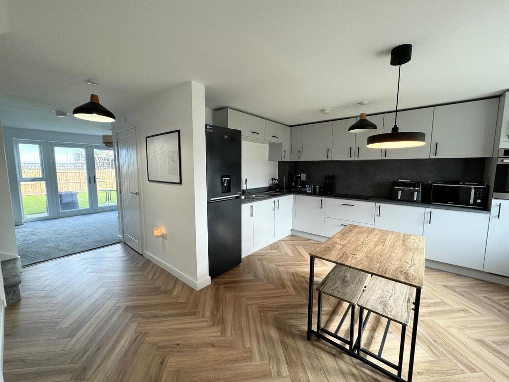 Dining kitchen