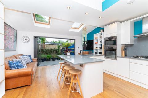 85 Devonshire Road, London, W5 4TS