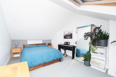 85 Devonshire Road, London, W5 4TS