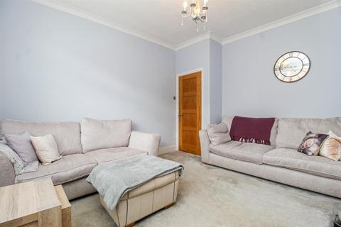 27 First Avenue, Wakefield, WF1 2HS