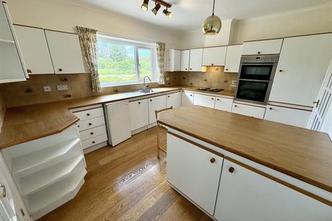 4 bedroom detached bungalow for sale, Lon Ceredigion, Pwllheli