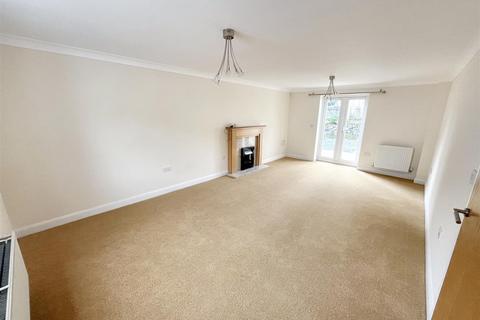 3 bedroom end of terrace house to rent, Pipers Court, Mitchell