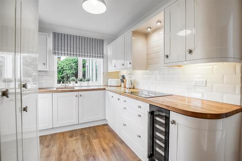 21 Hillside Road, Darlington, DL3 8HB