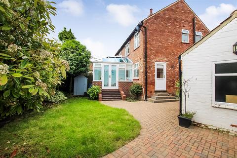 21 Hillside Road, Darlington, DL3 8HB
