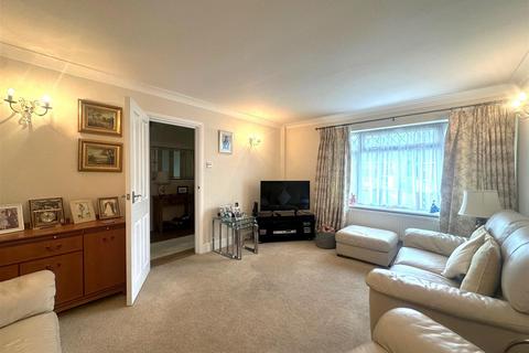 4 bedroom terraced house for sale, Greenbank Road, Watford WD17