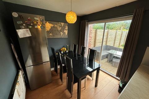 3 bedroom house to rent, Yeoford Drive, Altrincham