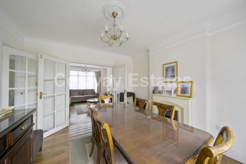 24 Abercorn Road, London, NW7 1JE