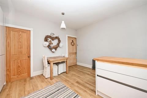 3 bedroom terraced house for sale, Henry Terrace, Yeadon, Leeds