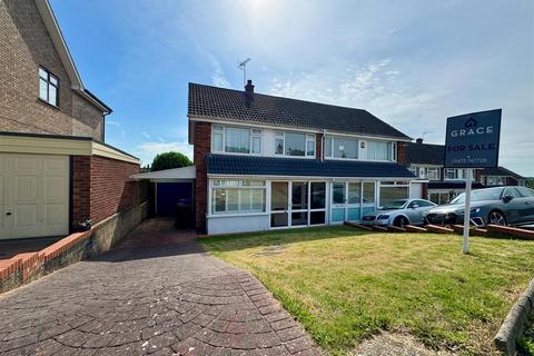 3 bedroom semi-detached house for sale, Eccles Road, Ipswich