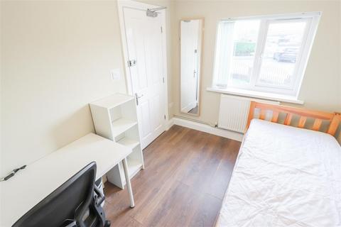 1 bedroom in a house share to rent, Esher Drive, Coventry CV3