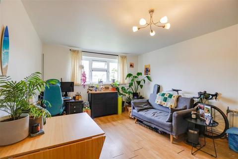 1 bedroom apartment for sale, Plasnewydd Flats,  Ty-Newydd, Whitchurch, Cardiff