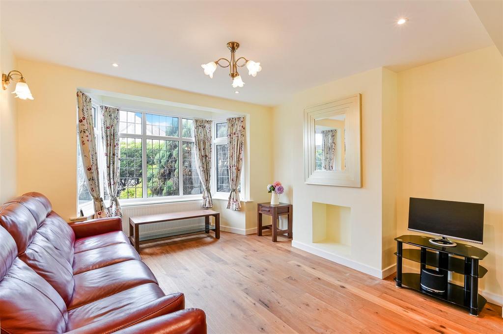 Living Room.jpg