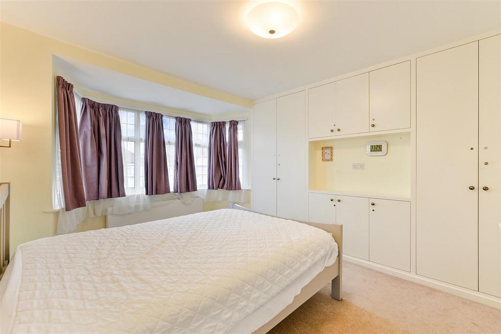 Bedroom 1.jpg