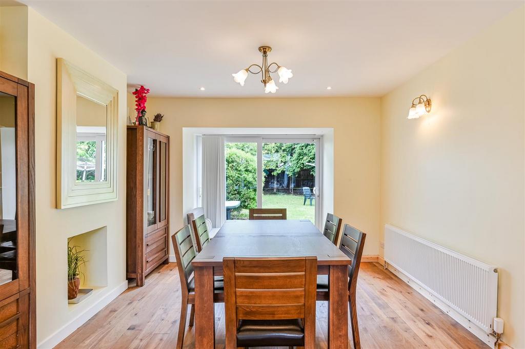 Dining Area 1.jpg