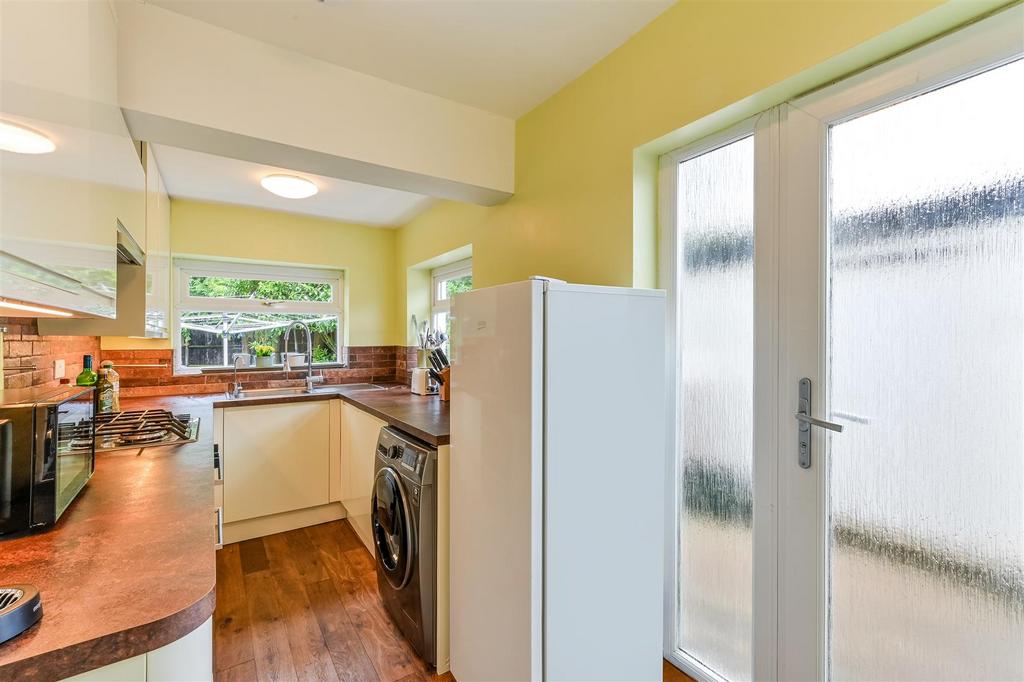 Kitchen 1.jpg
