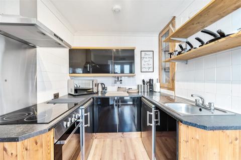 12a Chapel Hill, Newquay, TR7 1ND