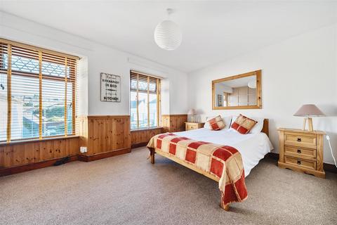 12a Chapel Hill, Newquay, TR7 1ND