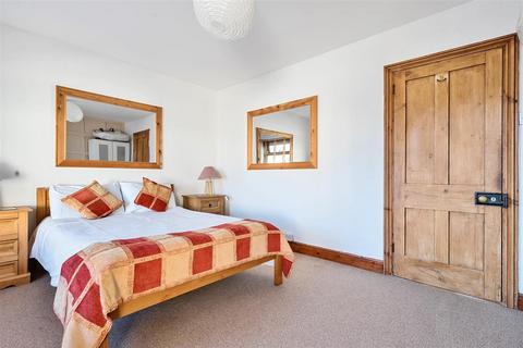 12a Chapel Hill, Newquay, TR7 1ND