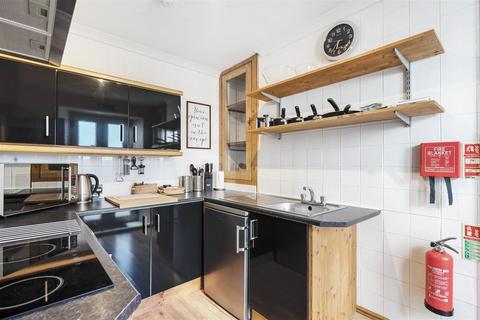 12a Chapel Hill, Newquay, TR7 1ND
