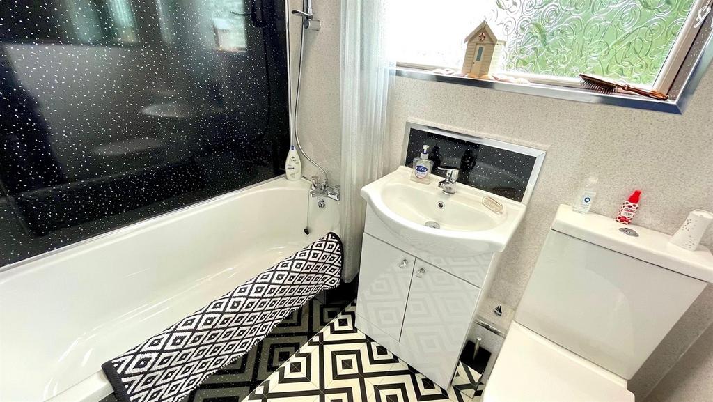 3 piece ground floor bathroom